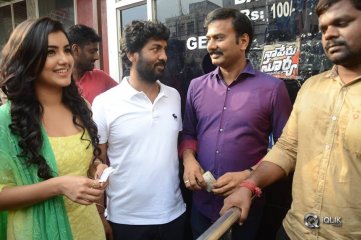 Nela ticket Team Sells Tickets at Sandhya Theatre